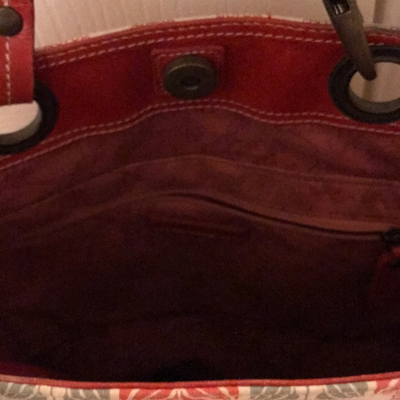 Red bag - Picture 4 of 4